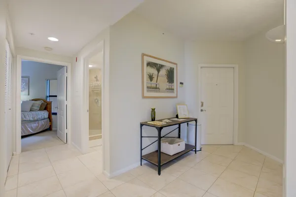 $2,400 | 200 Uno Lago Drive, Unit 202, Juno Beach, FL 33408