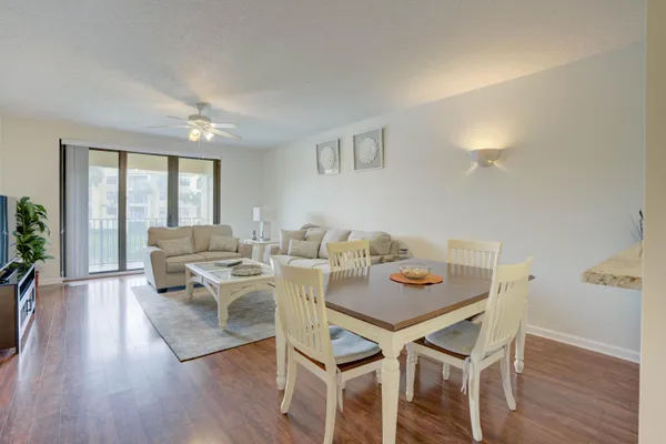 $2,400 | 200 Uno Lago Drive, Unit 202, Juno Beach, FL 33408