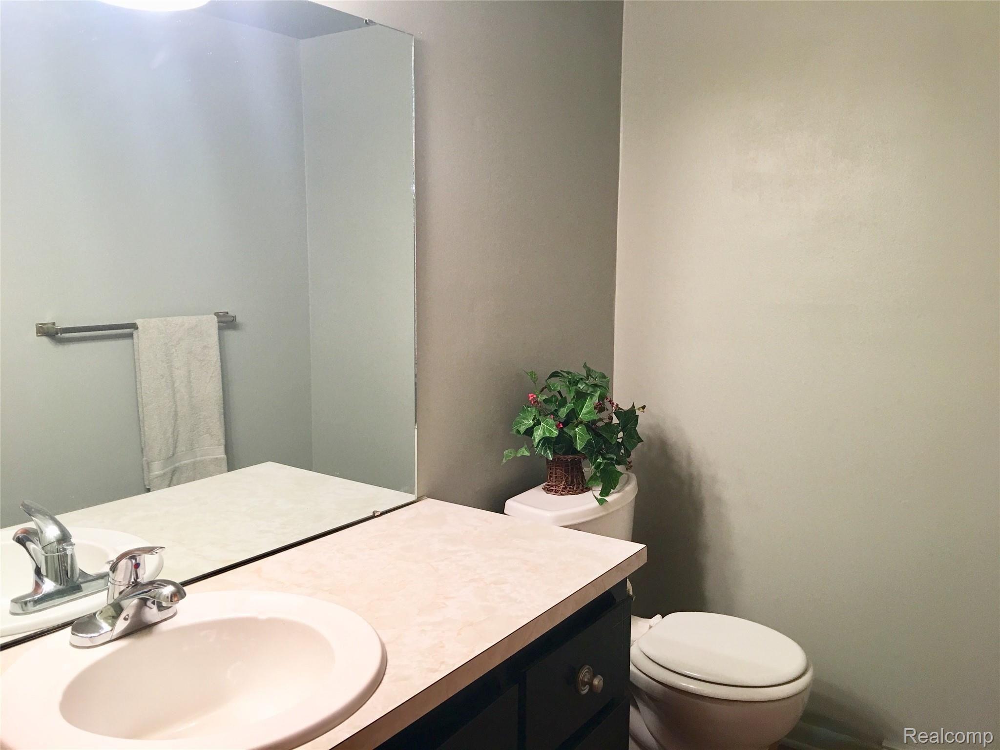 6801 Rattalee Lake Road Clarkston, MI 48348 - Photo 18 of 42 17.jpg