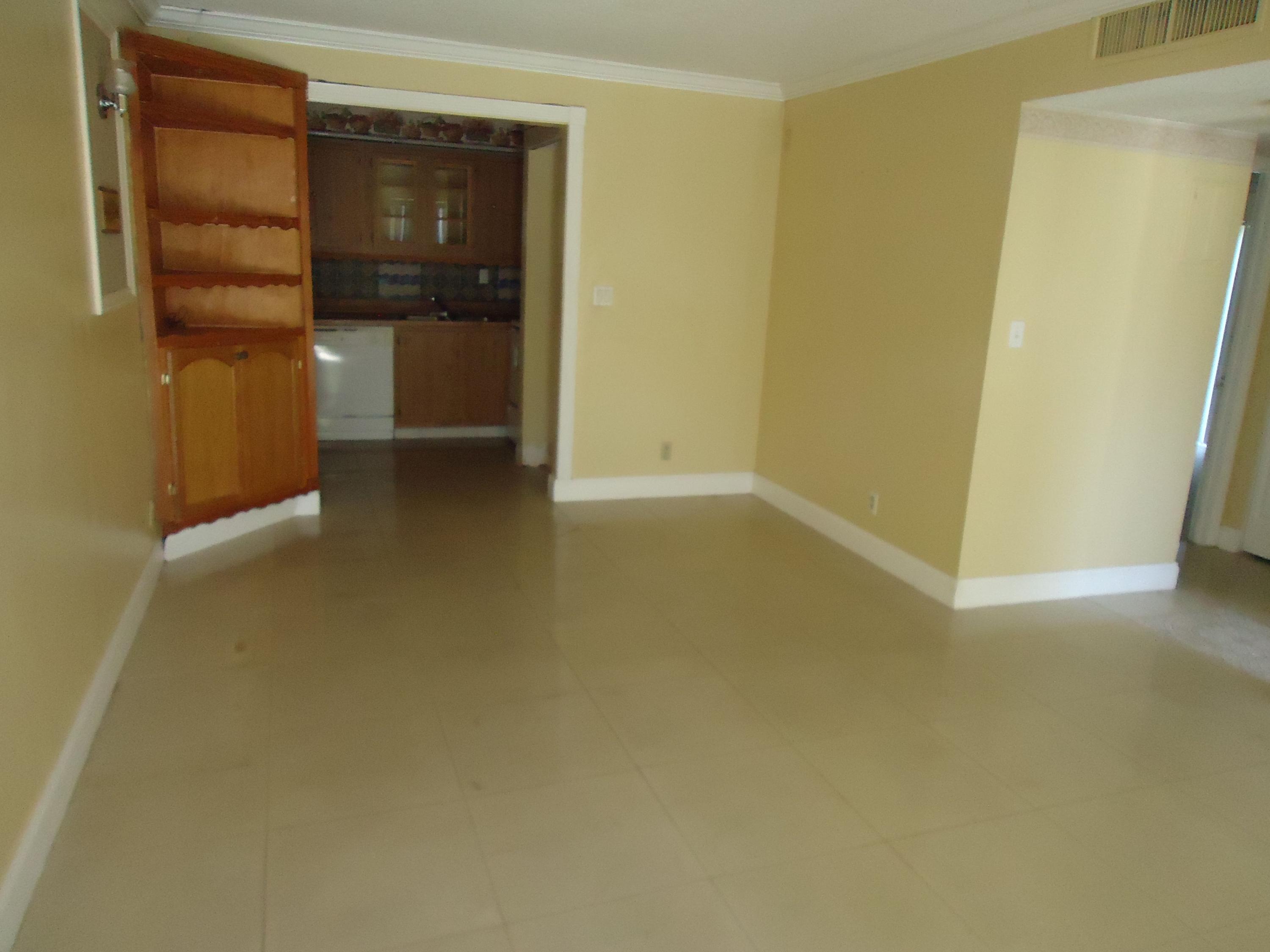 2641 Riverside Drive, Unit 4 Coral Springs, FL 33065 - Photo 2 of 5 2641FOYER