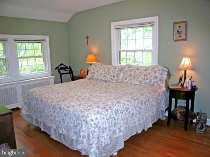 2809 Ridge Rd Drive Alexandria, VA 22302 - Photo 16 of 19 a bedroom with bed and a window