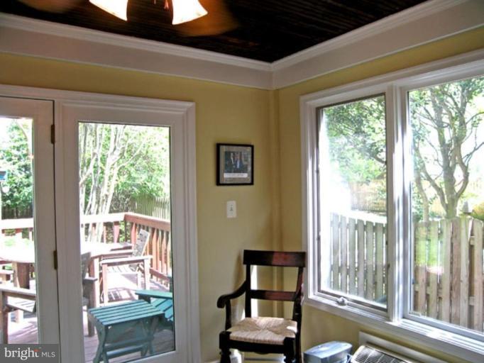 2809 Ridge Rd Drive Alexandria, VA 22302 - Photo 7 of 19 a room with furniture and a window