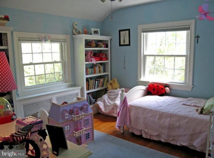 2809 Ridge Rd Drive Alexandria, VA 22302 - Photo 10 of 19 a bedroom with bed and a window