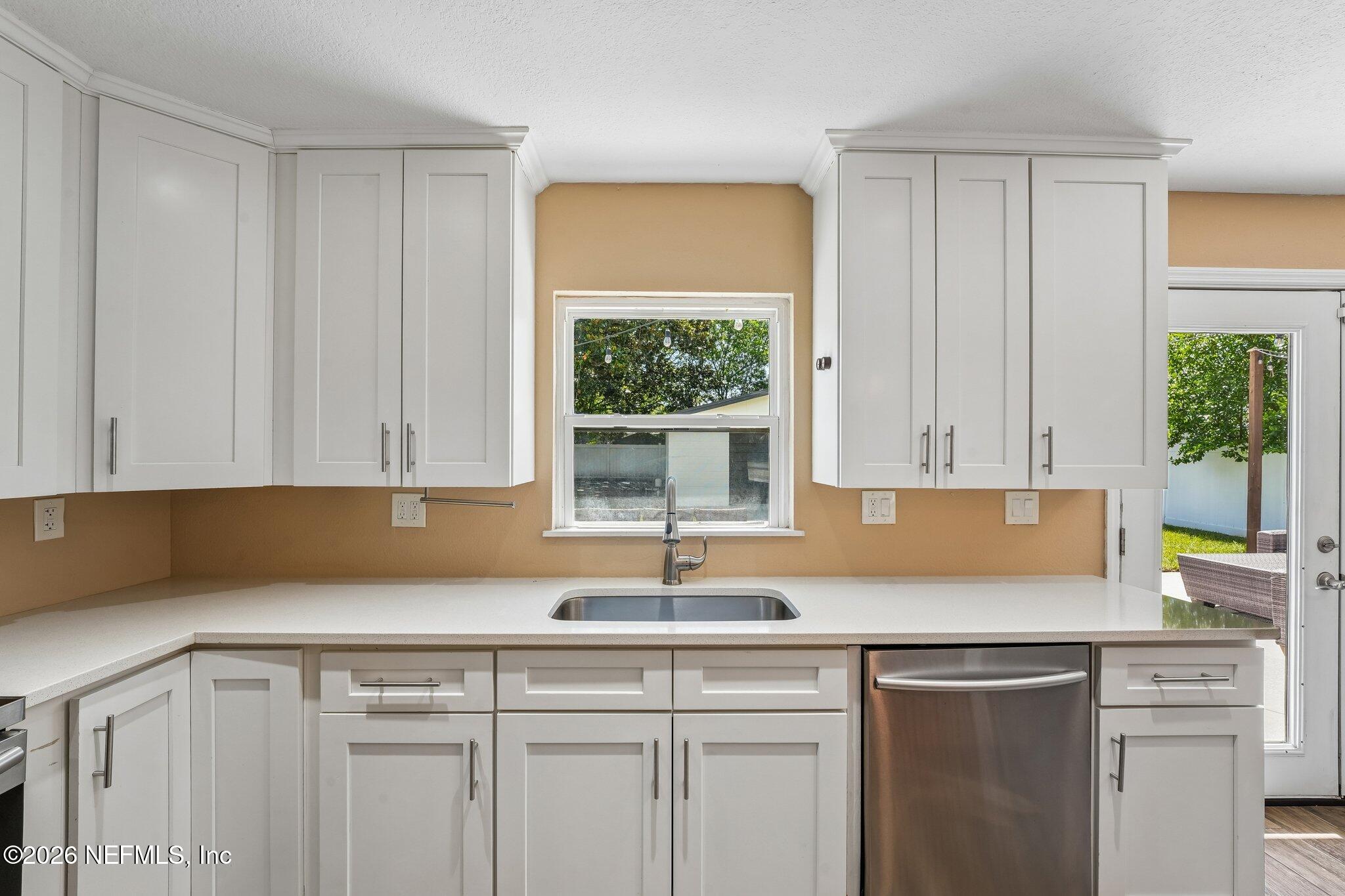 317 Penman Road Neptune Beach, FL 32266 - Photo 15 of 48 Quartz Countertops