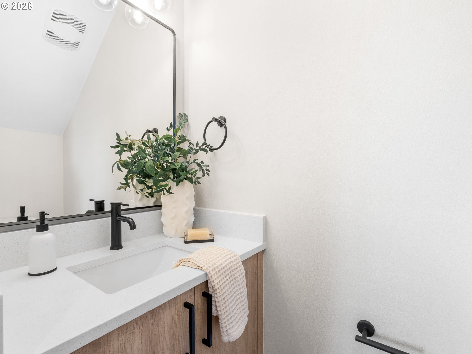 8610 Southwest 21st Avenue, Unit 6 Portland, OR 97219 - Photo 8 of 18