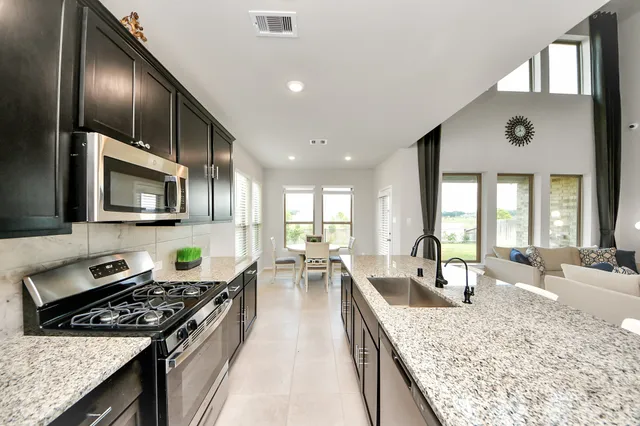 $490,000 | 1334 Wild Mustang Trail, Richmond, TX 77406