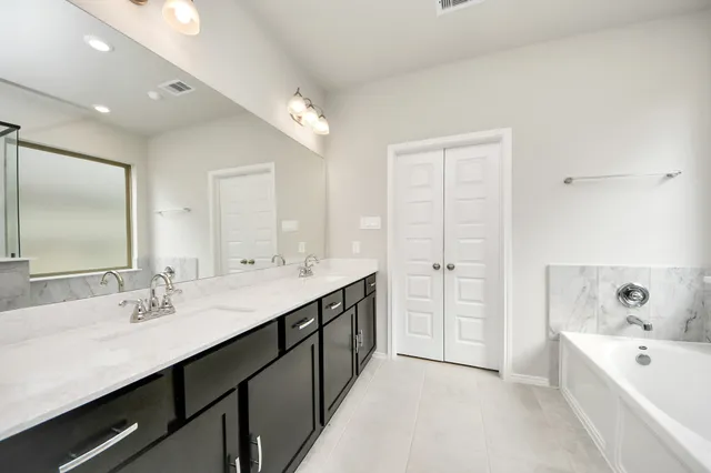 $490,000 | 1334 Wild Mustang Trail, Richmond, TX 77406