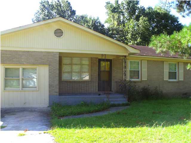 824 Hitching Post Road Charleston, SC 29414 - Photo 1 of 12 Primary Photo
