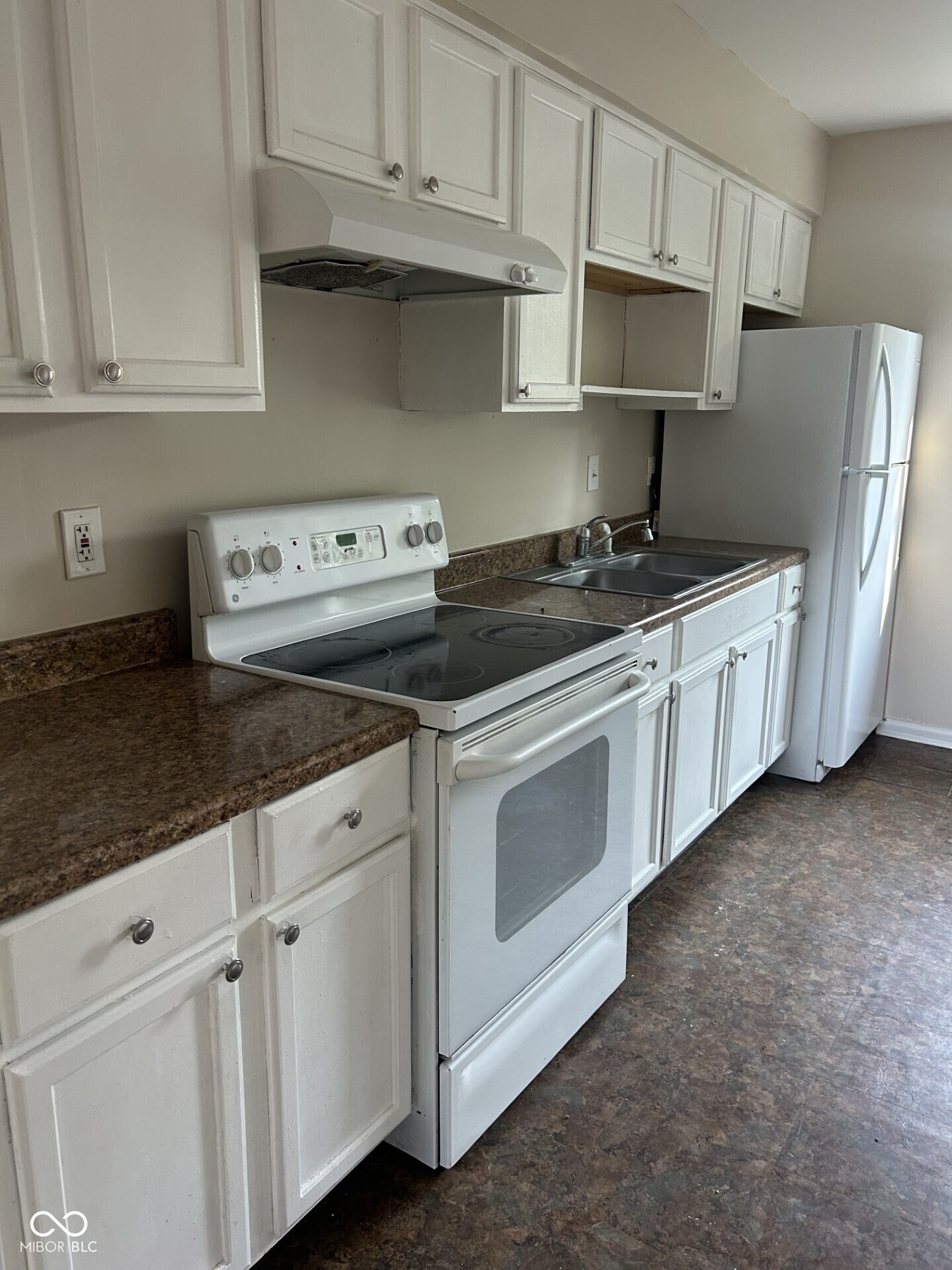 5925-5935 Devington Road Indianapolis, IN 46226 - Photo 9 of 13