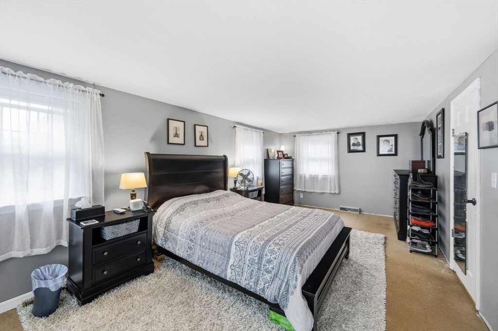 1 Johns Road Marblehead, MA 01945 - Photo 14 of 24 Gallery Image 14