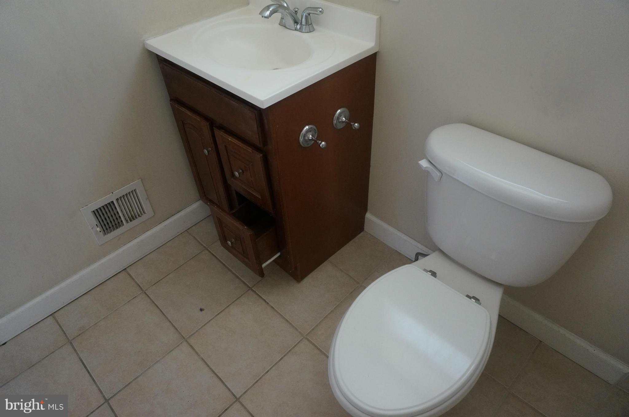 2603 Hamlin Street Northeast Washington, DC 20018 - Photo 8 of 14 Bath