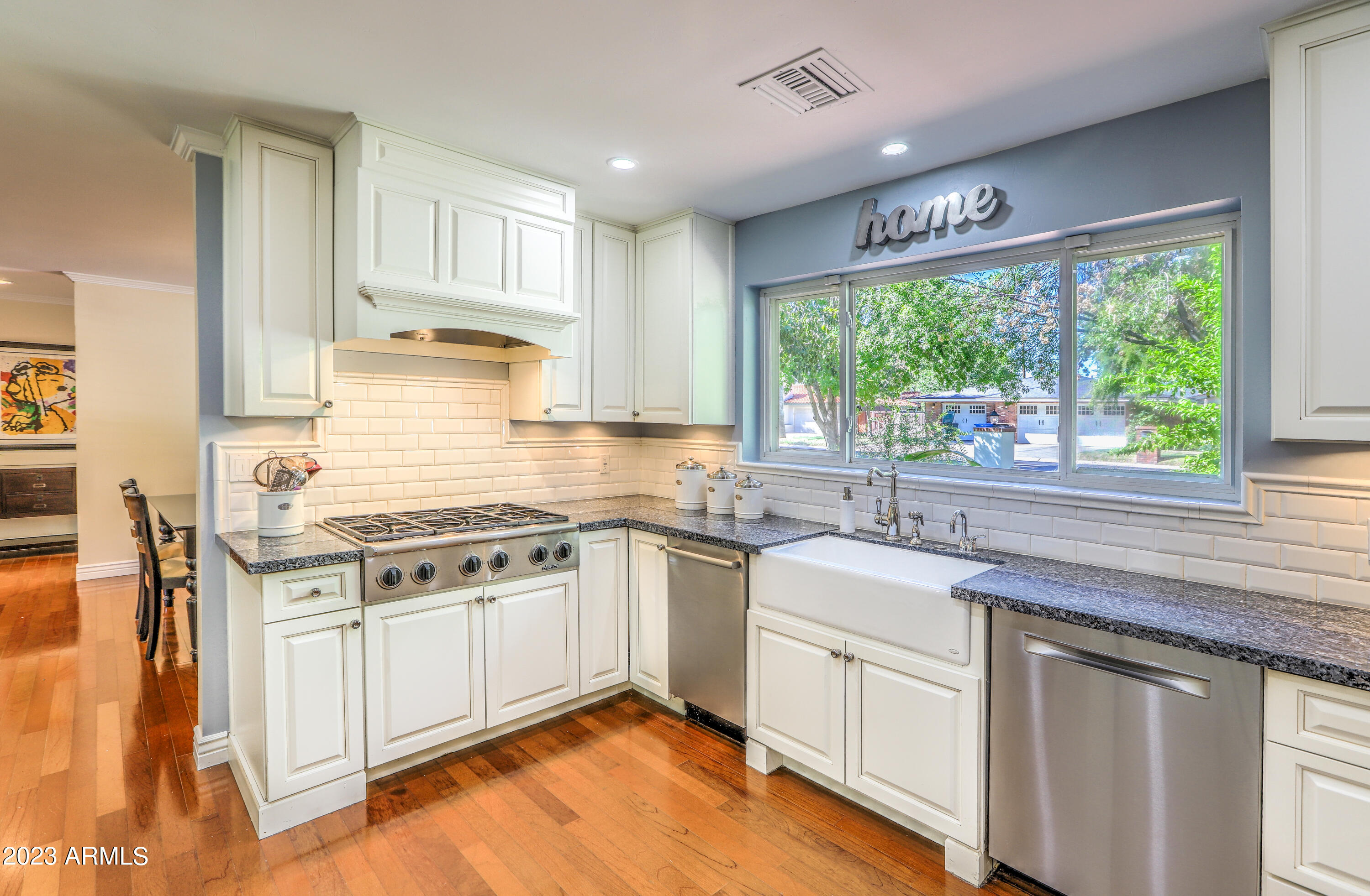 201 West Linger Lane Phoenix, AZ 85021 - Photo 13 of 48 Kitchen w/ Farmhouse Porcelain Sink