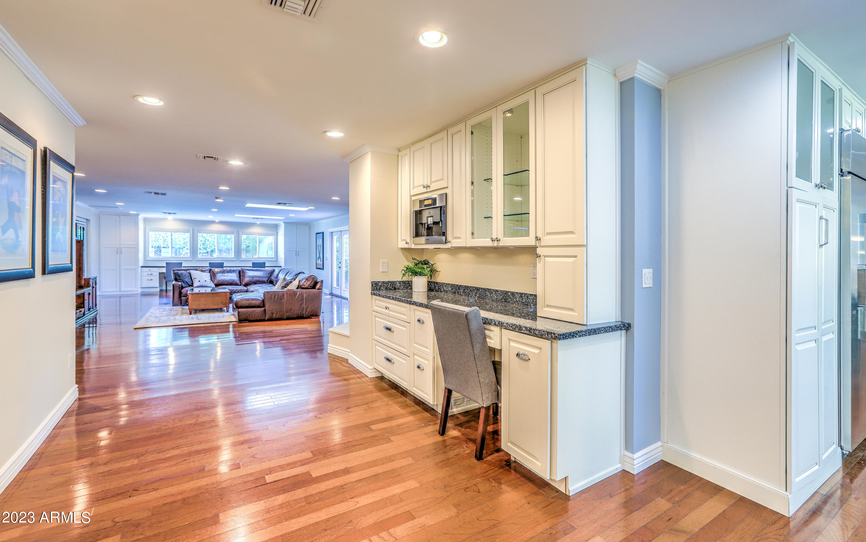 201 West Linger Lane Phoenix, AZ 85021 - Photo 16 of 48 Kitchen Breakfast Area