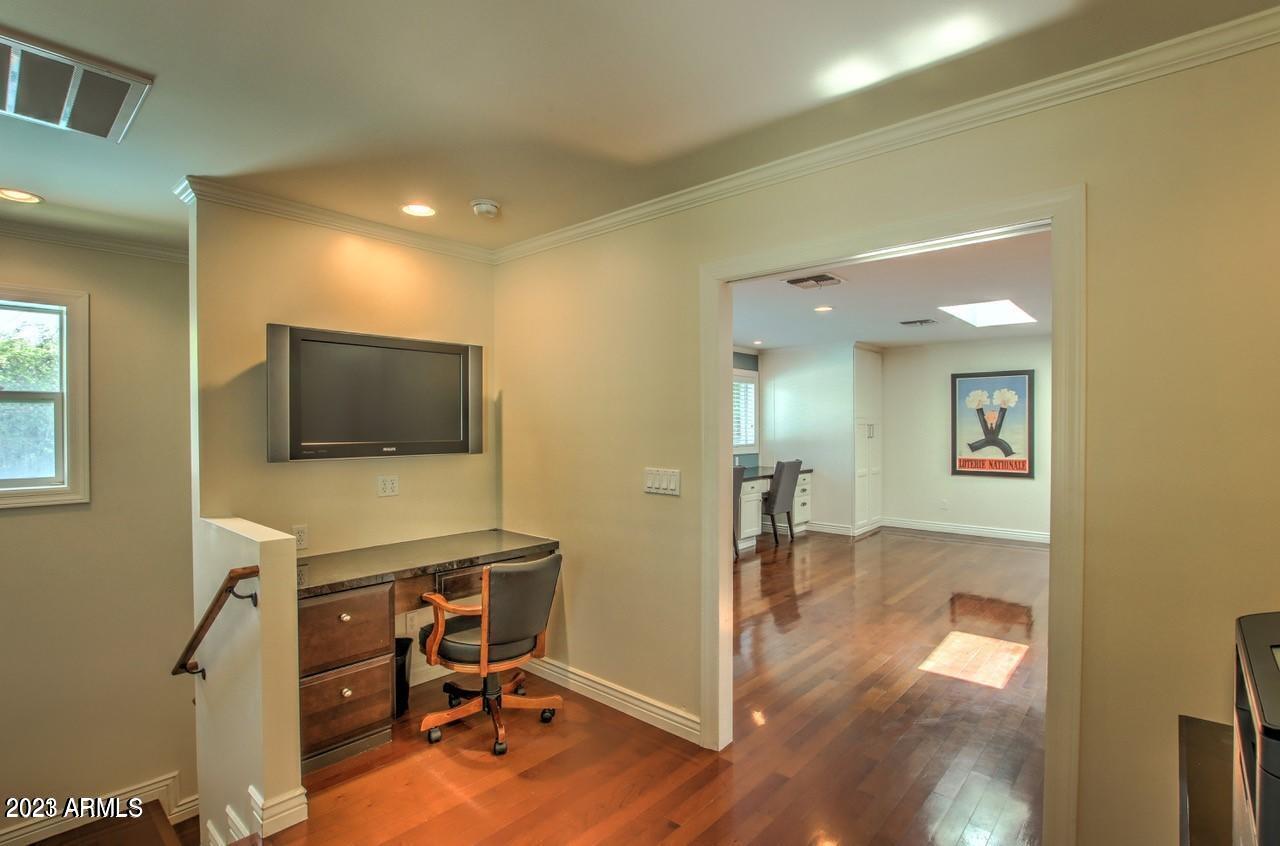 201 West Linger Lane Phoenix, AZ 85021 - Photo 26 of 48 5th Built-in Desk at Basement Entry