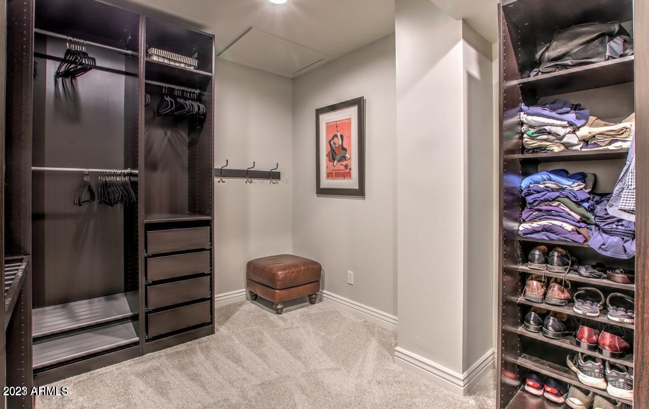 201 West Linger Lane Phoenix, AZ 85021 - Photo 34 of 48 Primary Closet