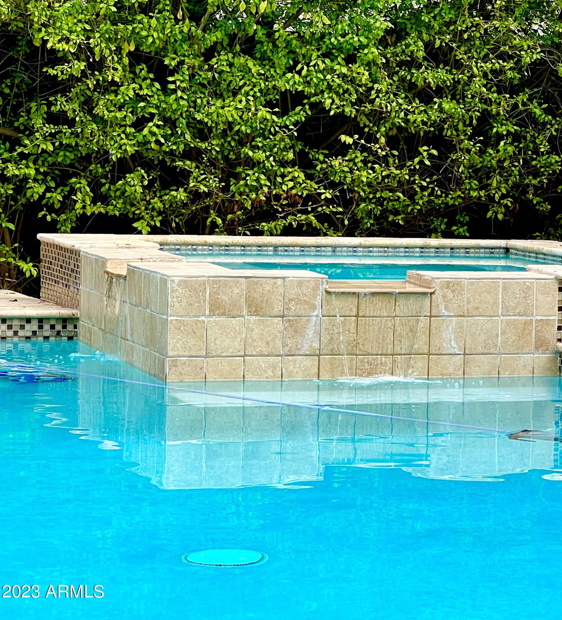 201 West Linger Lane Phoenix, AZ 85021 - Photo 44 of 48 Elevated Spa + Water Feature