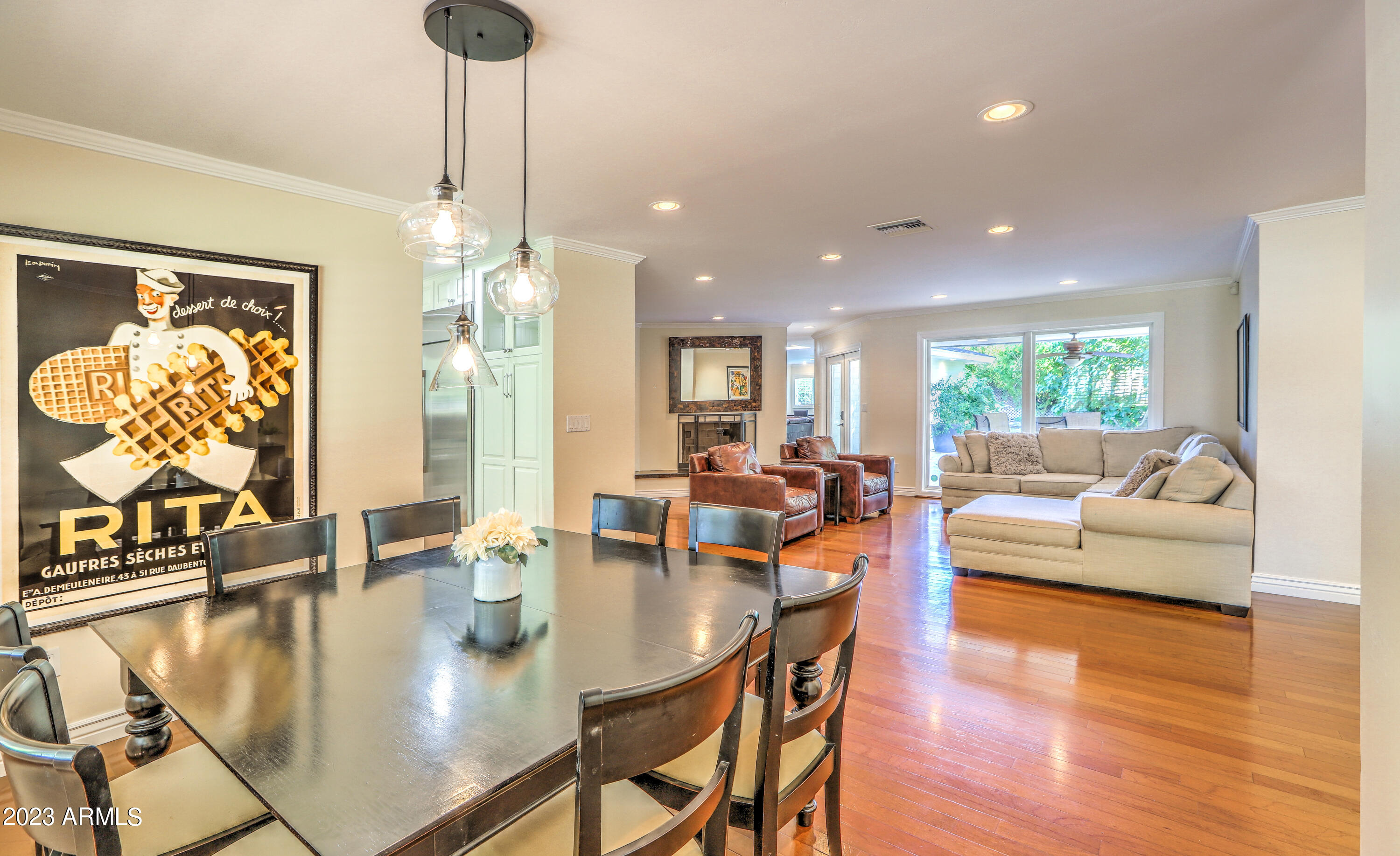 201 West Linger Lane Phoenix, AZ 85021 - Photo 7 of 48 Dining Room Featuring Pendant Trio