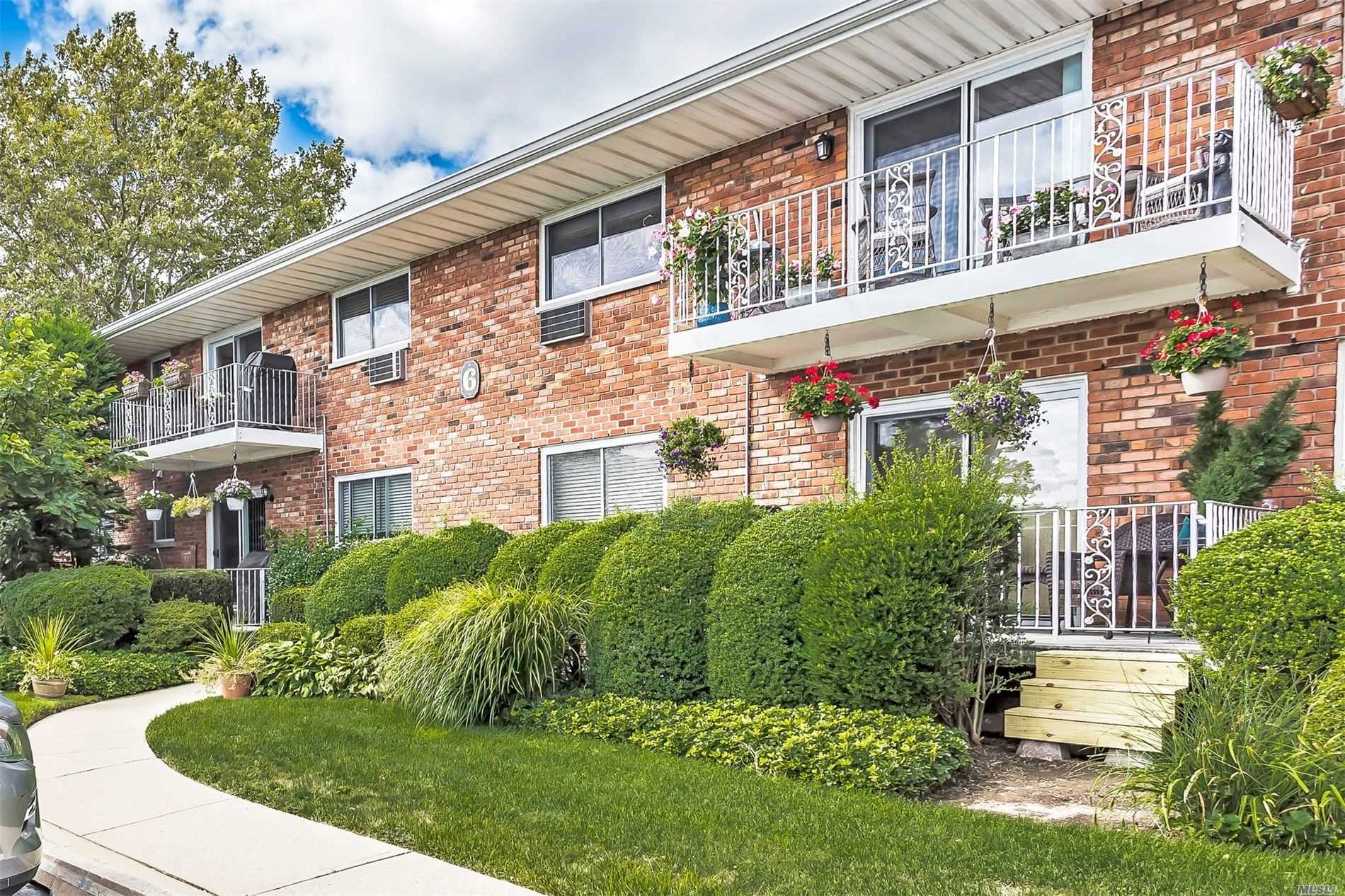 1 Toms Point Lane, Unit B612I, Port Washington, NY 11050 Compass