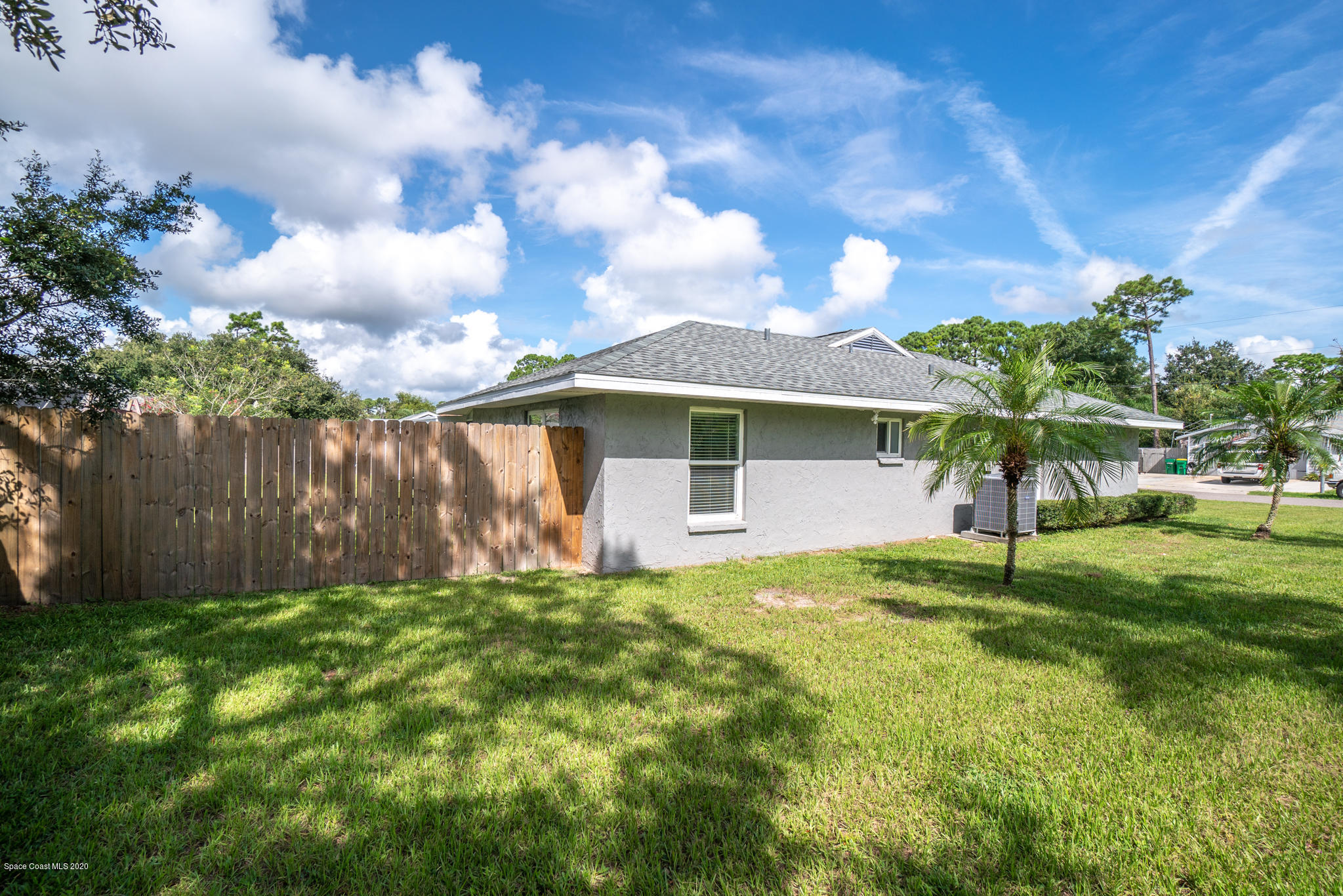 4205 Quechua Road Cocoa, FL 32927 - Photo 30 of 31 Side yard