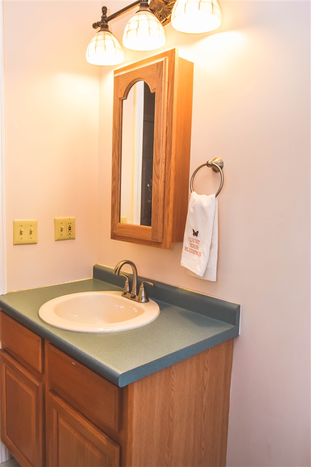 28 Meadow Lane Rochester, NH 03867 - Photo 16 of 39