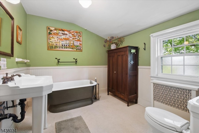 18 Burroughs Way Maplewood, NJ 07040 - Photo 27 of 42