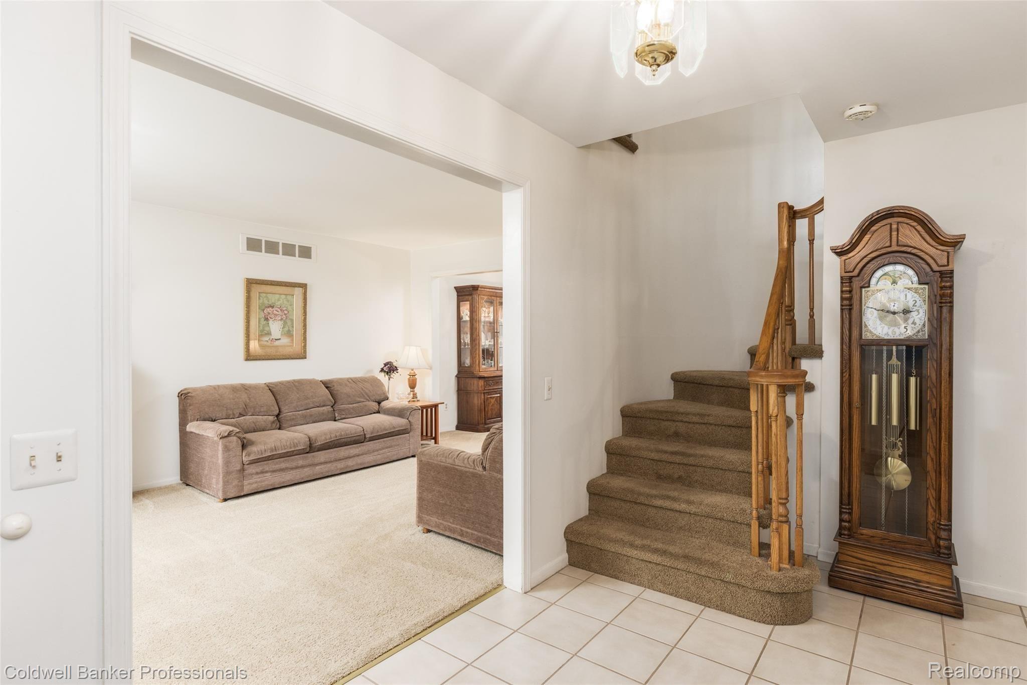 2840 Rhineberry-3.jpg