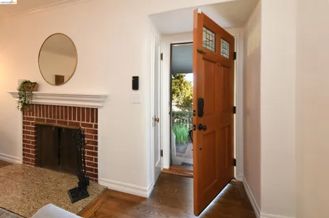 $1,275,000 | 2300 Ashby Avenue, Berkeley, CA 94705