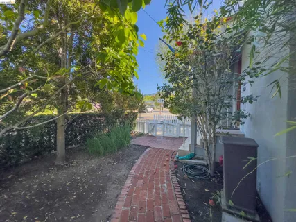 $1,275,000 | 2300 Ashby Avenue, Berkeley, CA 94705
