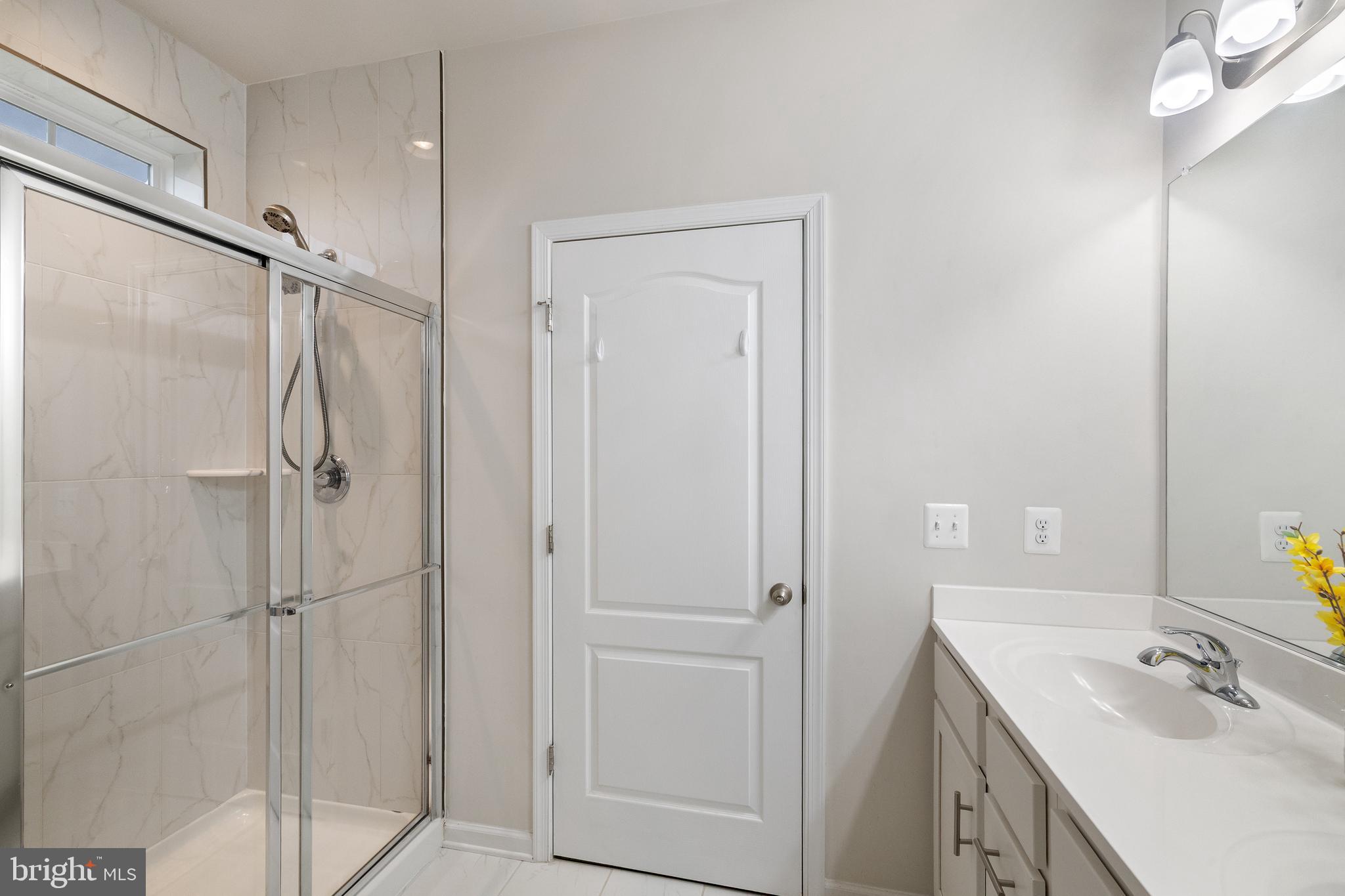 1076 Overlook Loop Laurel, MD 20707 - Photo 19 of 34 Pimary Bath