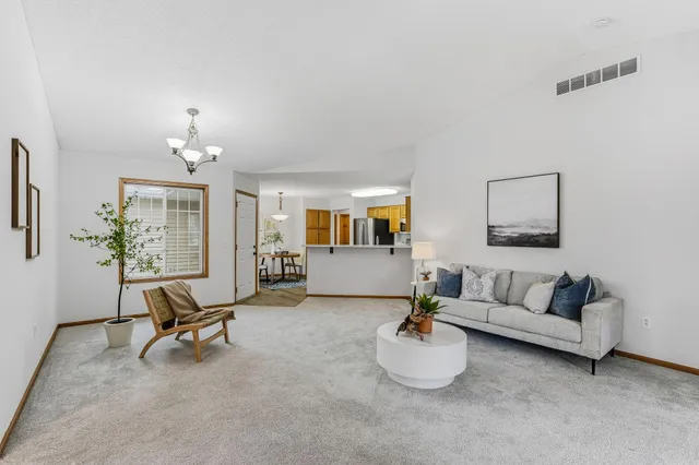 $320,000 | 6140 150th Street North, Hugo, MN 55038