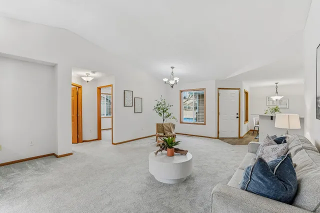 $320,000 | 6140 150th Street North, Hugo, MN 55038