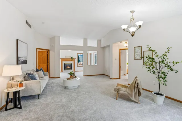 $320,000 | 6140 150th Street North, Hugo, MN 55038