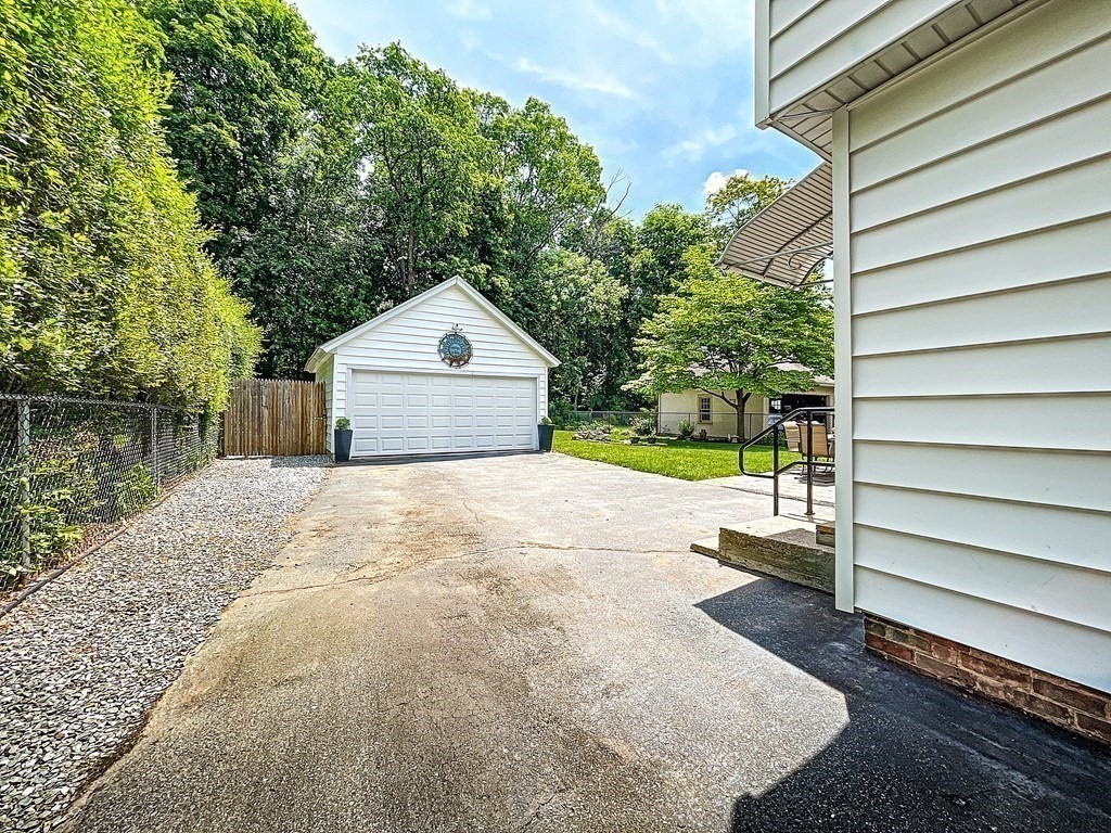 73 Allen Road Longmeadow, MA 01106 - Photo 33 of 41 Gallery Image 33
