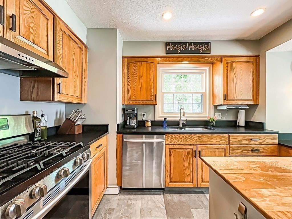 73 Allen Road Longmeadow, MA 01106 - Photo 9 of 41 Gallery Image 9