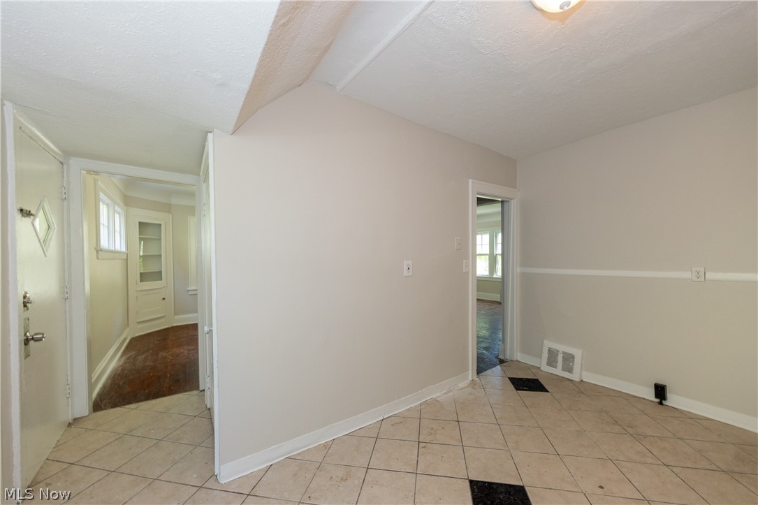 14650 Superior Road Cleveland, OH 44118 - Photo 10 of 50