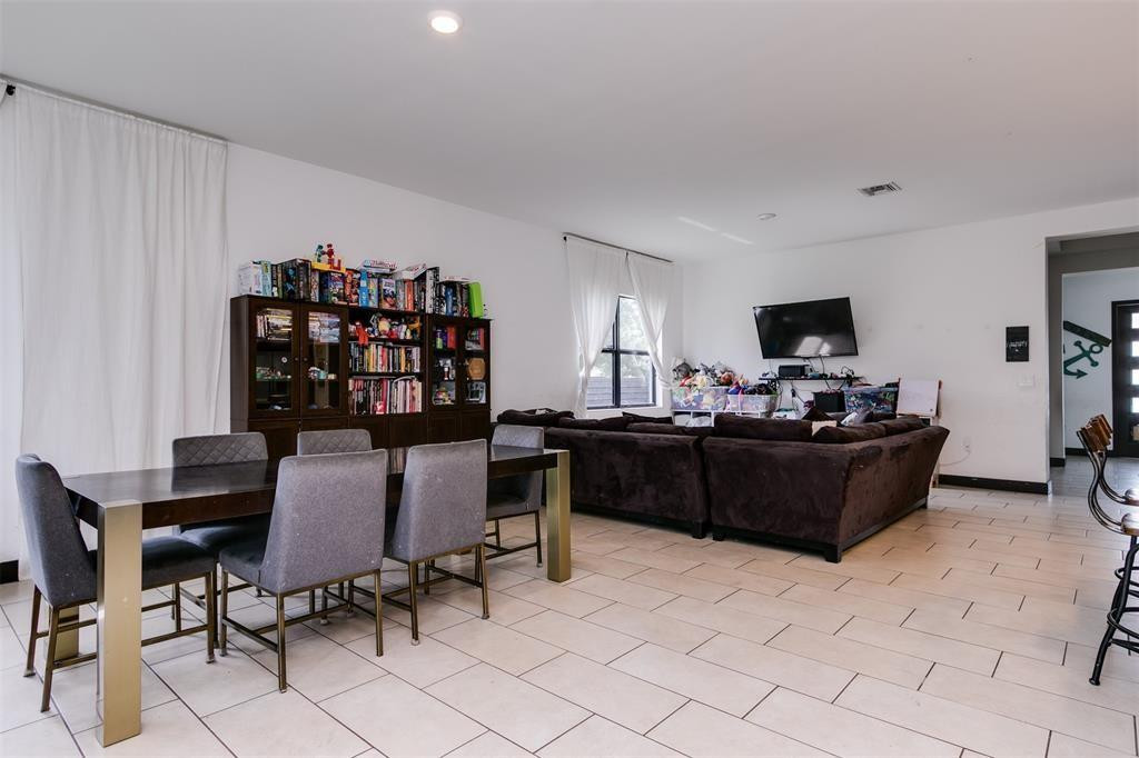 15901 Southwest 136 Way Miami, FL 33196 - Photo 11 of 34 Photo 12