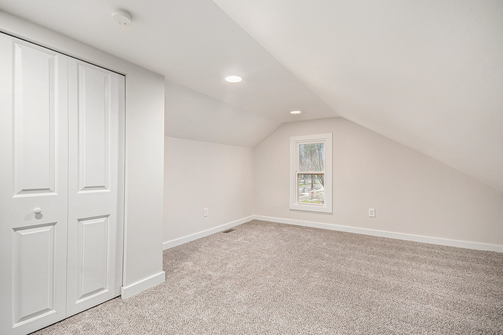 247 North West Road Lombard, IL 60148 - Photo 13 of 25 an empty room with windows and closet