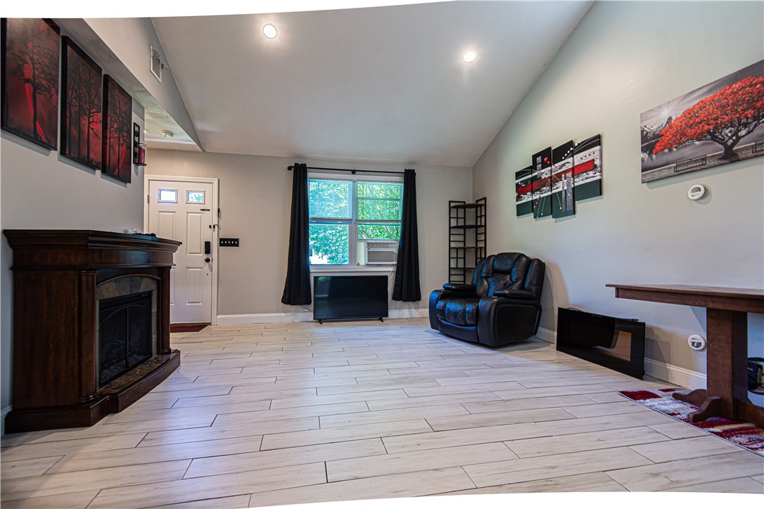 69 Junction Street Warwick, RI 02889 - Photo 7 of 24