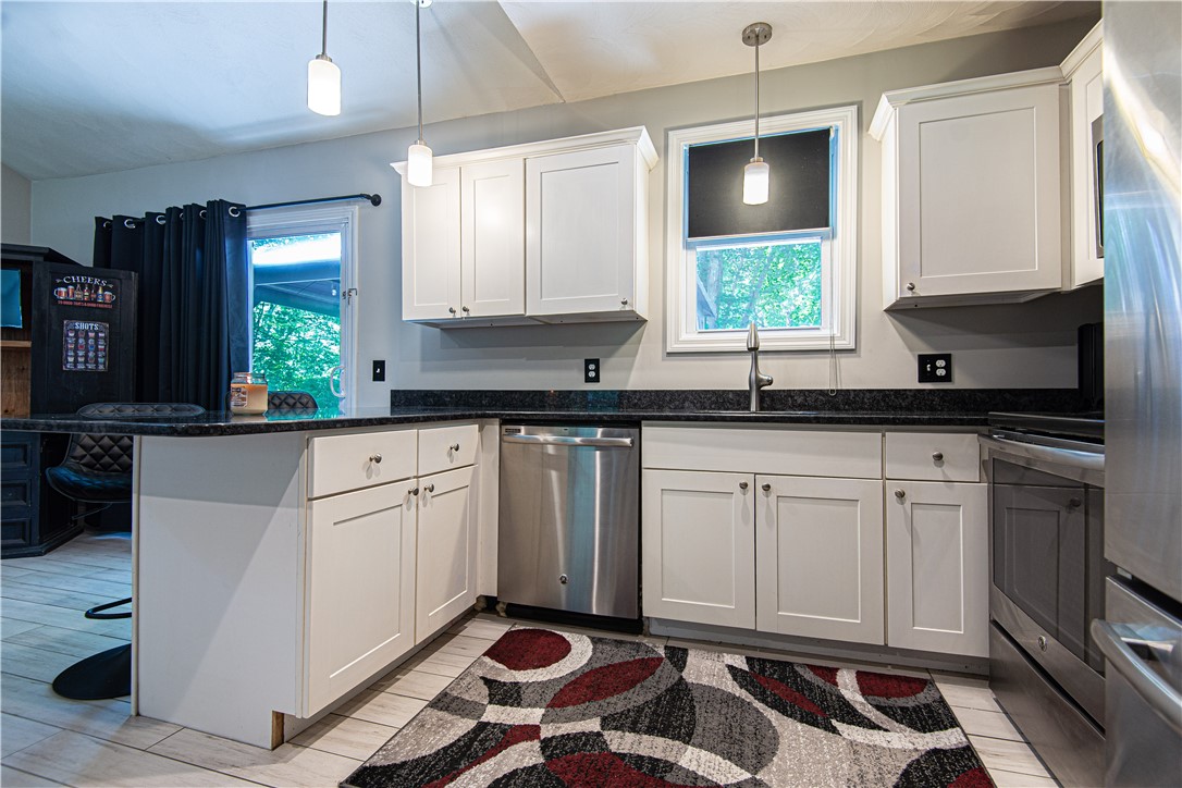 69 Junction Street Warwick, RI 02889 - Photo 8 of 24