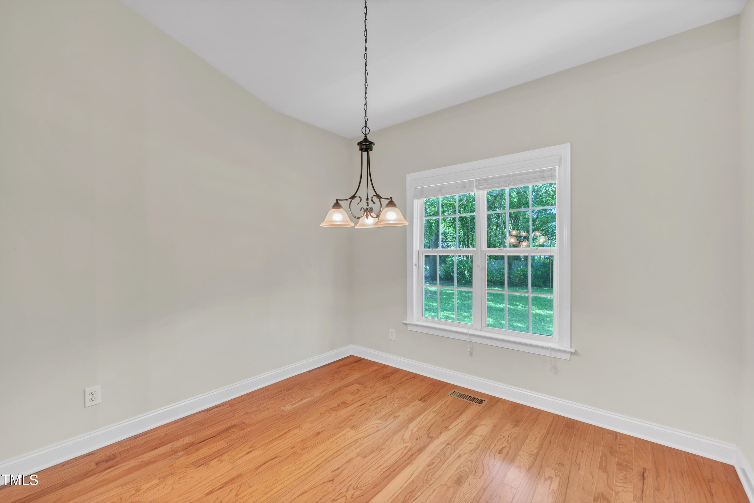 212 Lawrence Road Cary, NC 27511 - Photo 20 of 39 873A5451