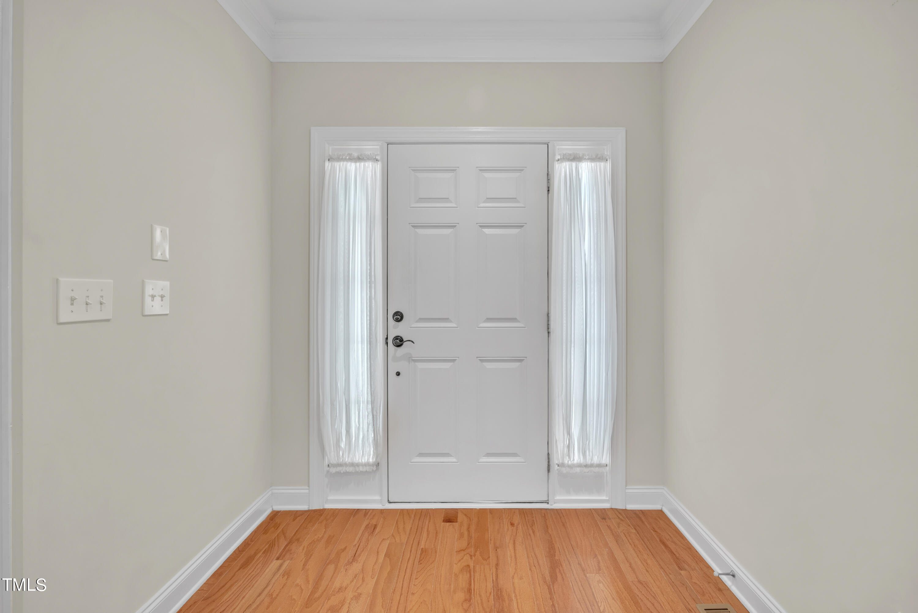 212 Lawrence Road Cary, NC 27511 - Photo 5 of 39 873A5281