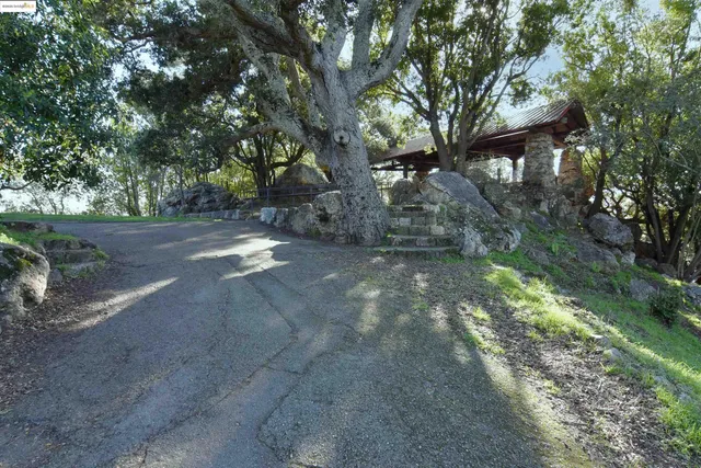 a view of a golf course