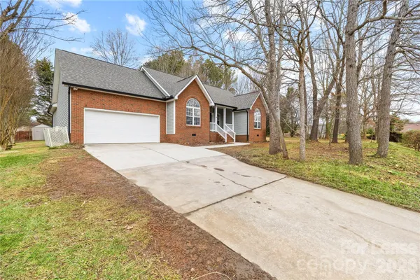 $2,350 | 108 Woodstork Cove Road, Mooresville, NC 28117