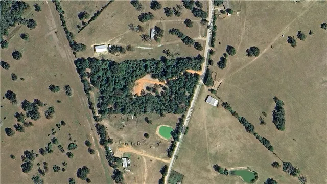 $269,000 | 1224 South State Street, Madisonville, TX 77864