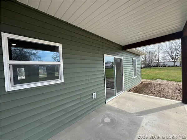 $299,900 | 135 McDonald Avenue, Versailles, MO 65084