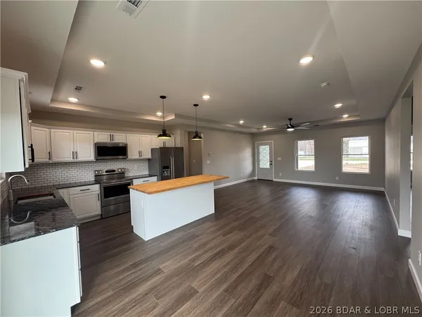 $299,900 | 135 McDonald Avenue, Versailles, MO 65084