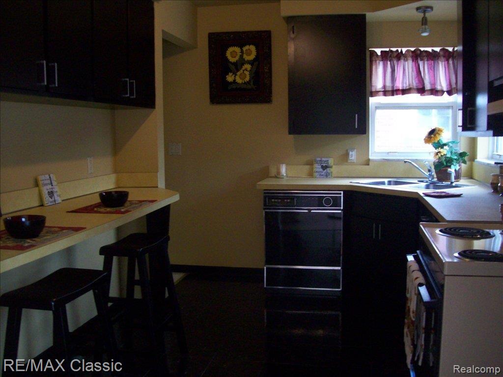 3544 Rome Avenue Warren, MI 48091 - Photo 4 of 15 Kitchen