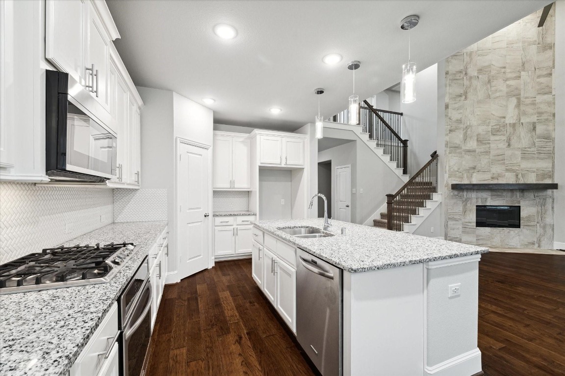 1010 Bat Hawk Court Conroe, TX 77385 - Photo 12 of 50