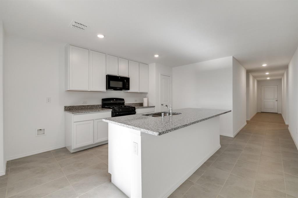 2809 Ozark Circle Little Elm, TX 75068 - Photo 5 of 28