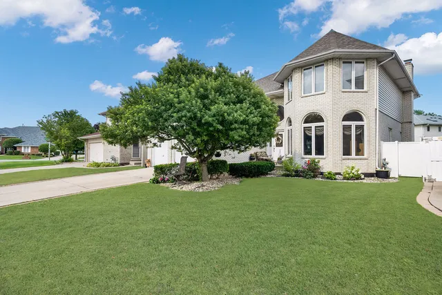 $635,000 | 10745 Lockwood Avenue, Oak Lawn, IL 60453